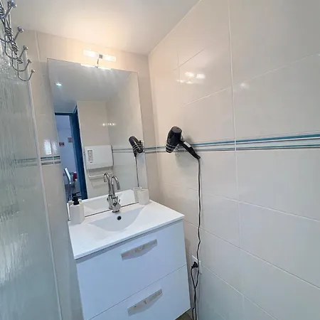 Prázdninový dům Maison Dans Avec Piscine *