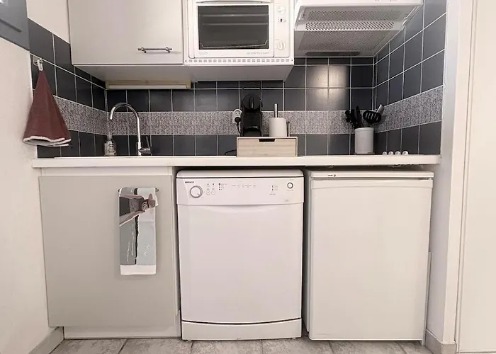 Dom wakacyjny Maison Dans Avec Piscine